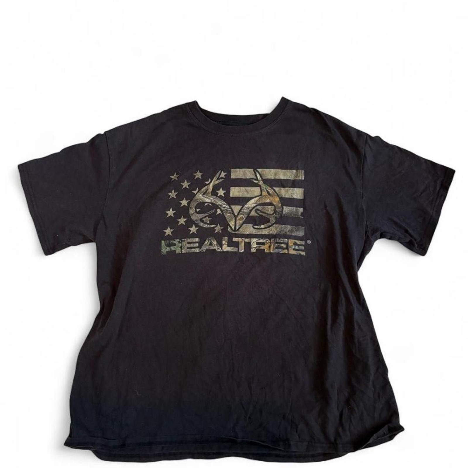 Realtree Men’s Black and Grey T-shirt