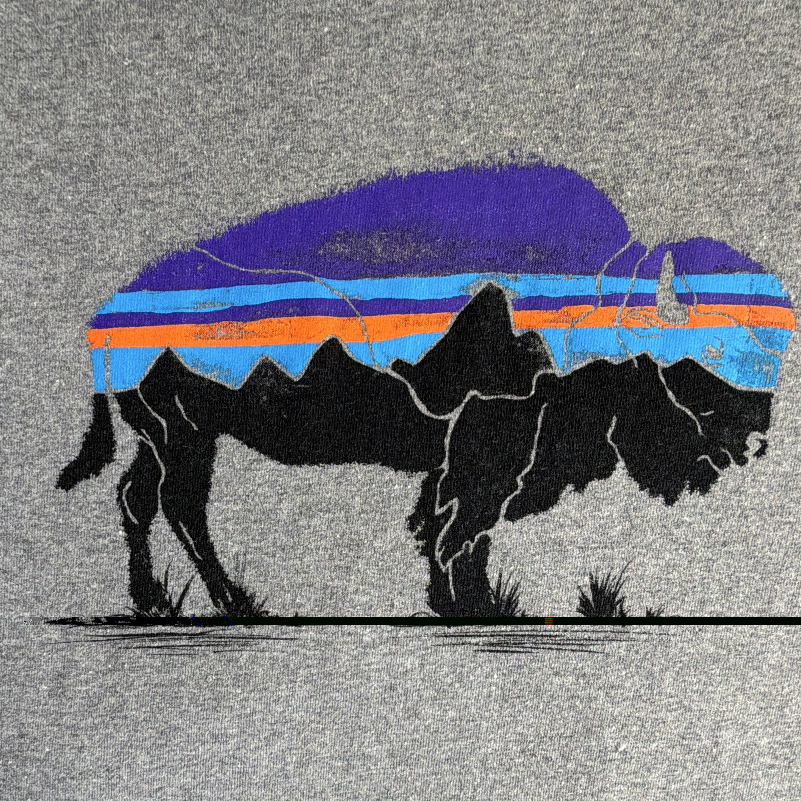 Patagonia Responsibili-Tee Men’s Gray Bison Graphic Crew Neck Long Sleeve M gallery
