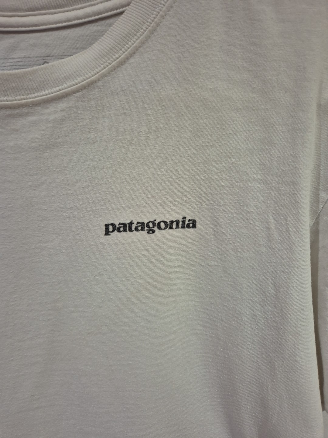 MENS PATAGONIA P-6 LOGO RESPONSIBILI-TEE SIZE MEDIUM gallery