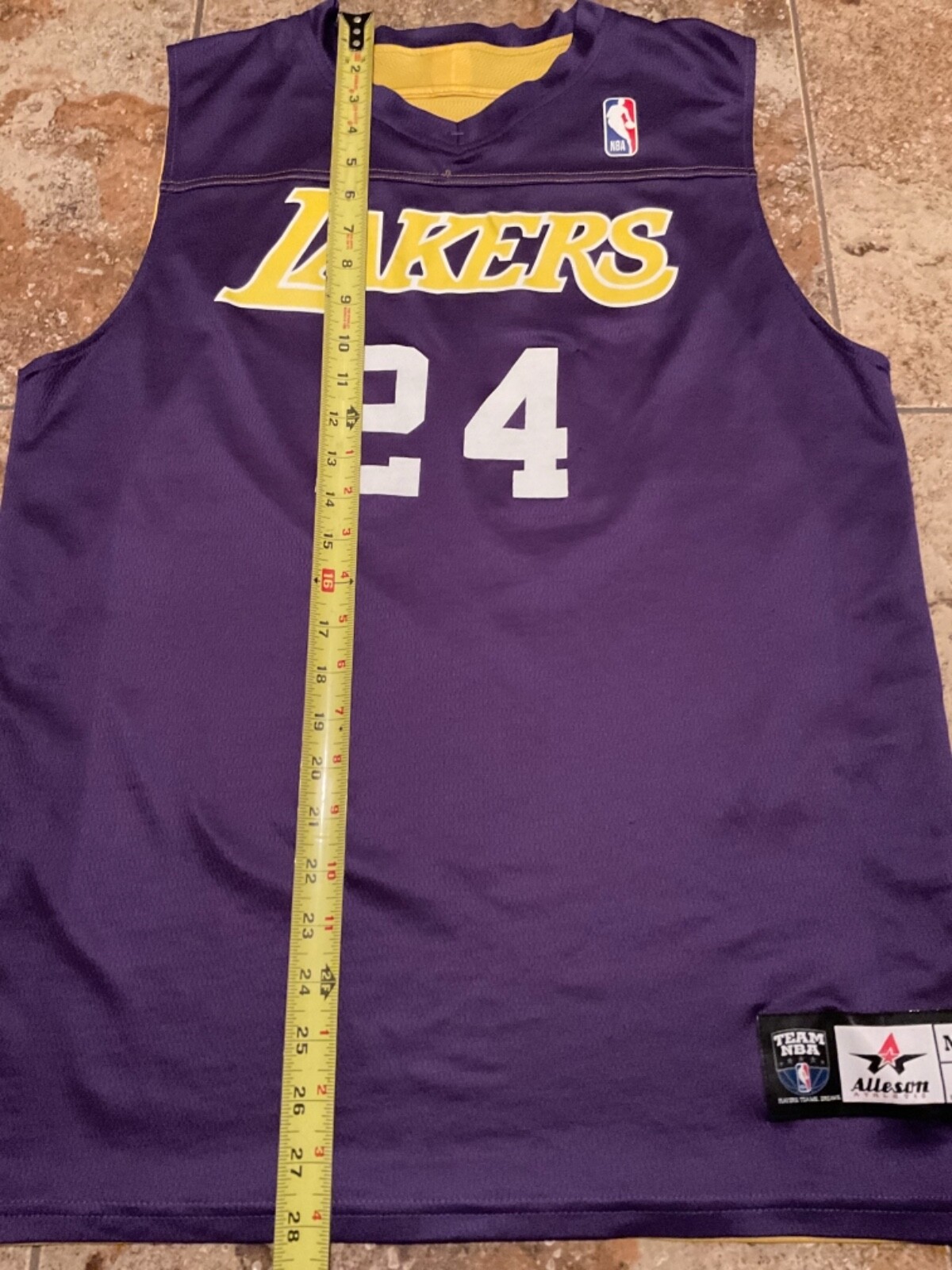 ALLESON ATHLETICS LAKERS #24 KOBE BRYANT REVERSIBLE MESH JERSEY ( MENS MEDIUM ) gallery
