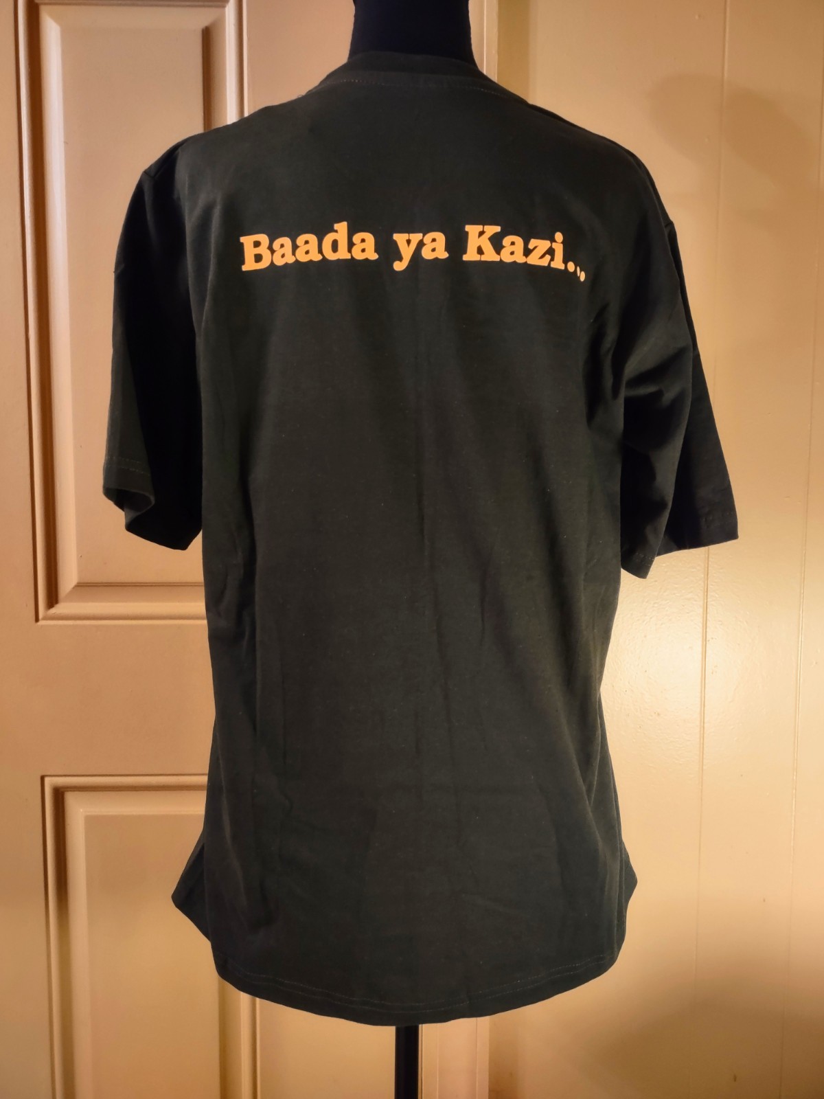 TUSKER BEER size L olive green T-Shirt NEW Kenyan Breweries Made In Kenya Africa gallery