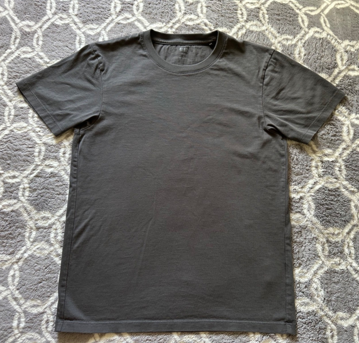 Uniqlo Mens Size XS Dark Gray T-Shirt 100% Supima Cotton Short Sleeve gallery