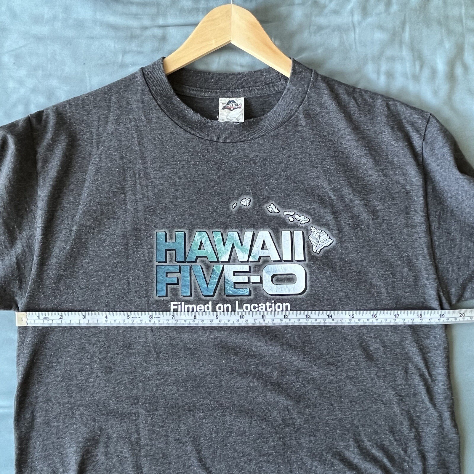 Hawaii Five-O Filmed On Location Tee Shirt Men's Medium, Great Condition gallery