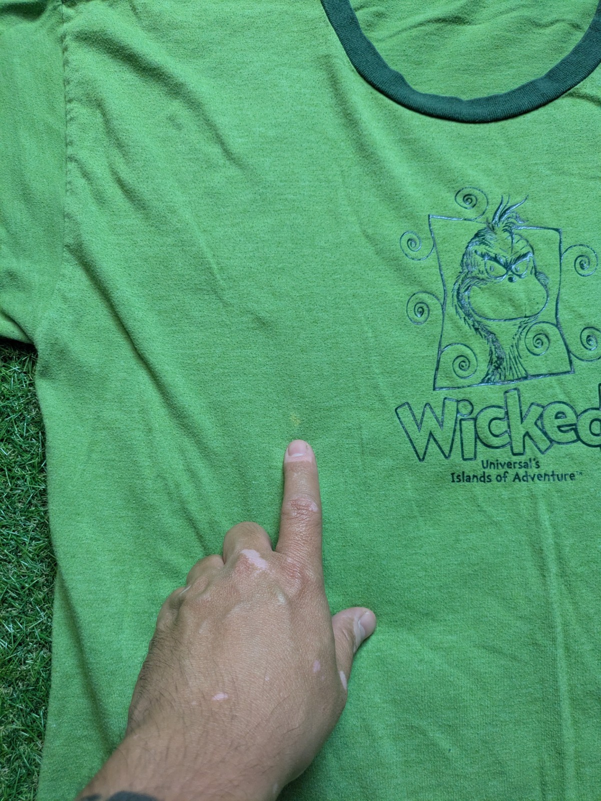 Universal Studios The Grinch Shirt Size Large Green Wicked Island Of Adventure gallery
