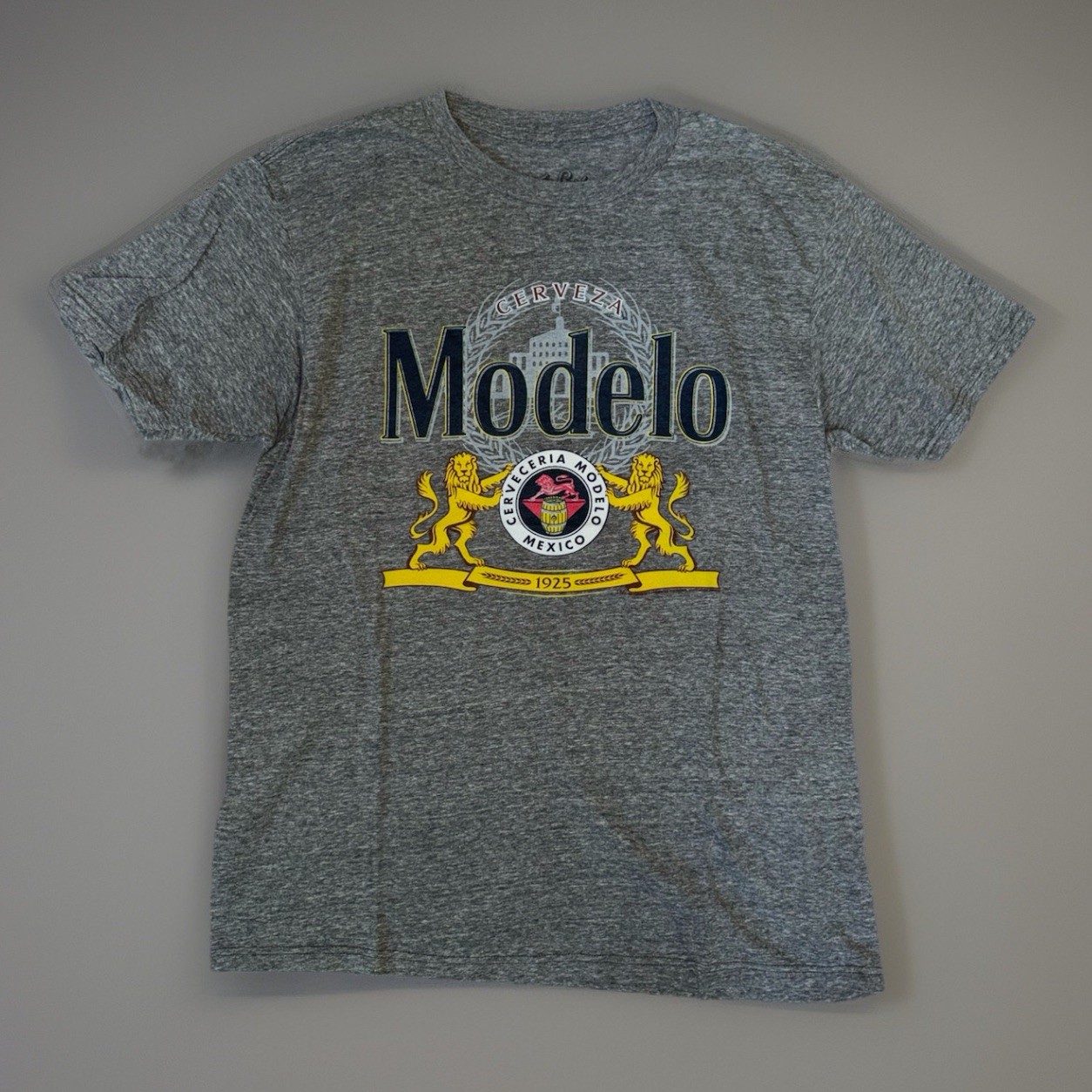 Modelo Crest Tee Men’s M Tee Luv Gray Short Sleeve Crew Neck Tshirt New