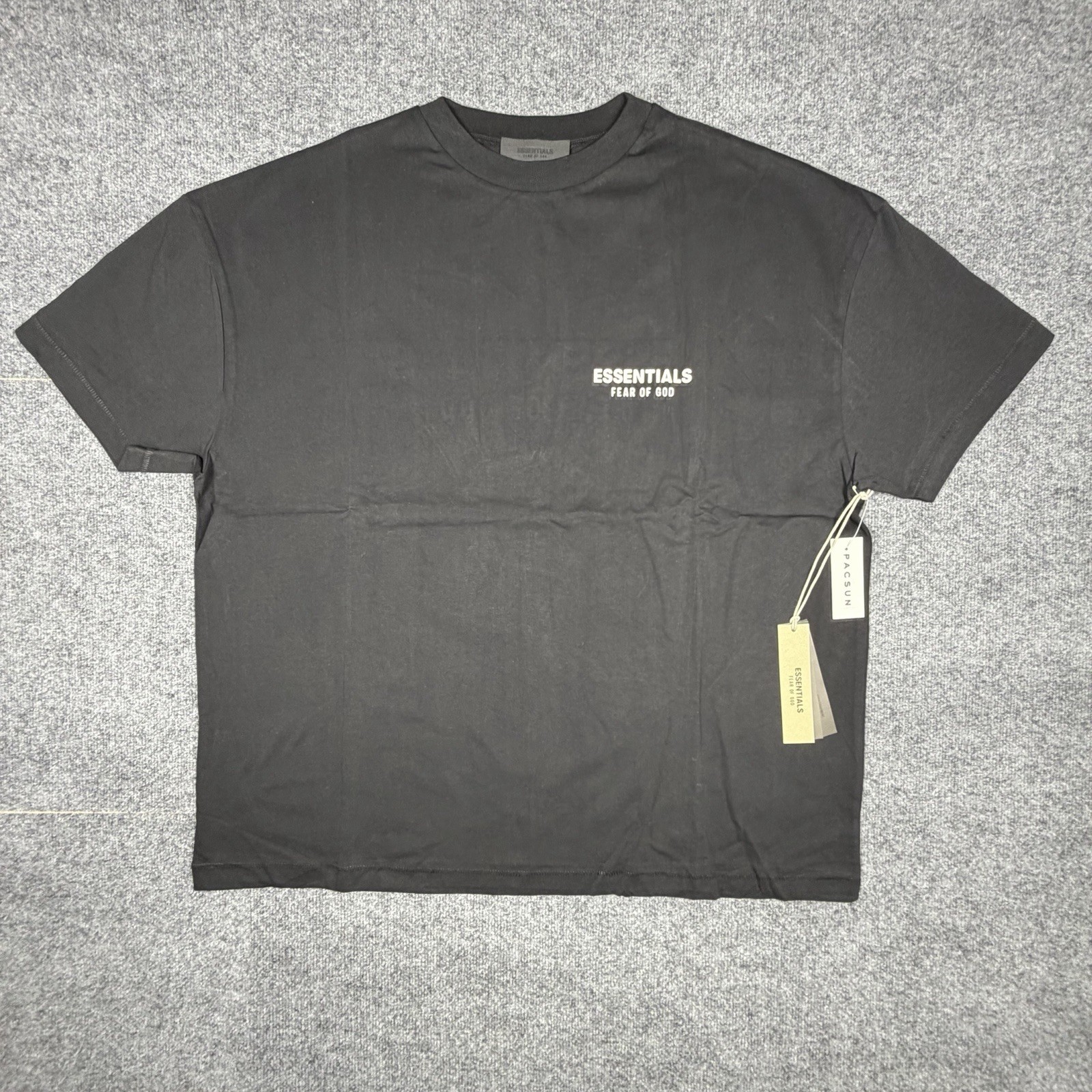 Fear of God Essentials T-Shirt Black Boxy Logo Graphic Tee Mens gallery