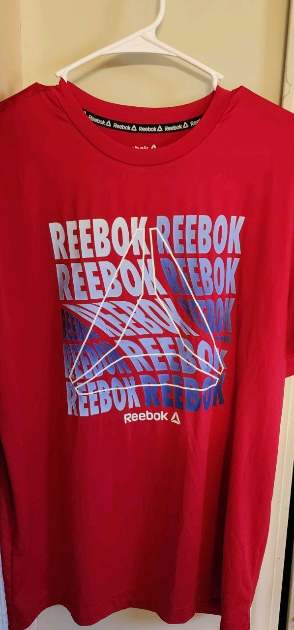 Reebok Men’s Red Graphic Logo T-Shirt Crew Neck Short Sleeve Regular Size M