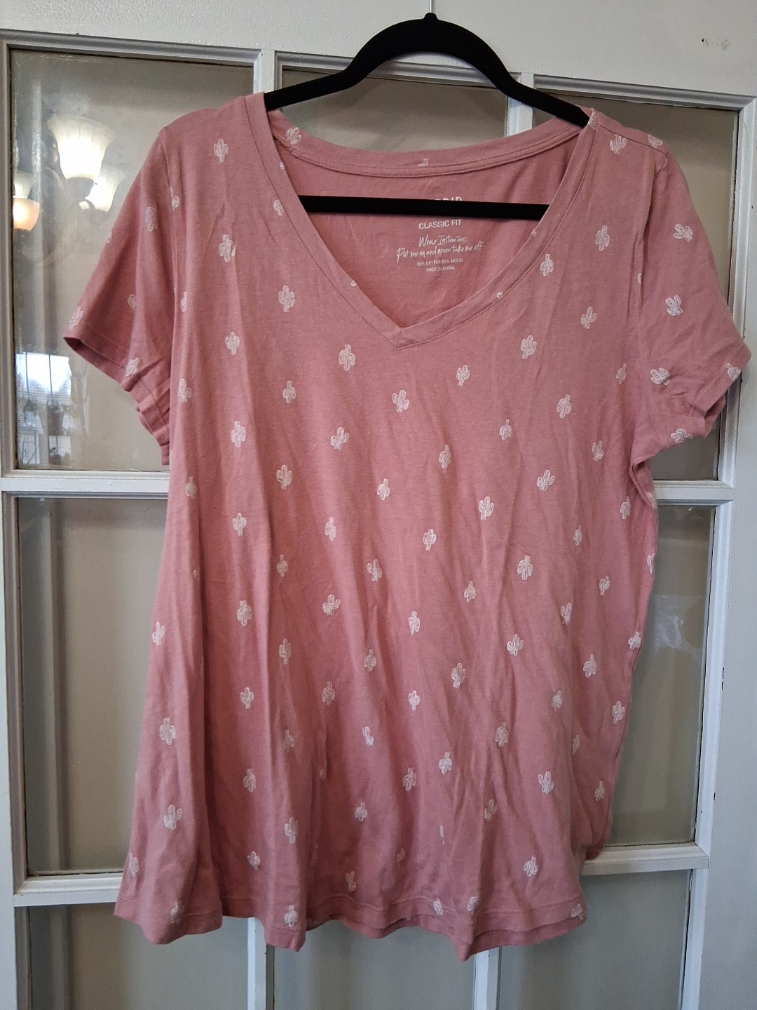 Torrid Women’s Tee Size 1 Classic Fit Pink White Cactus S1