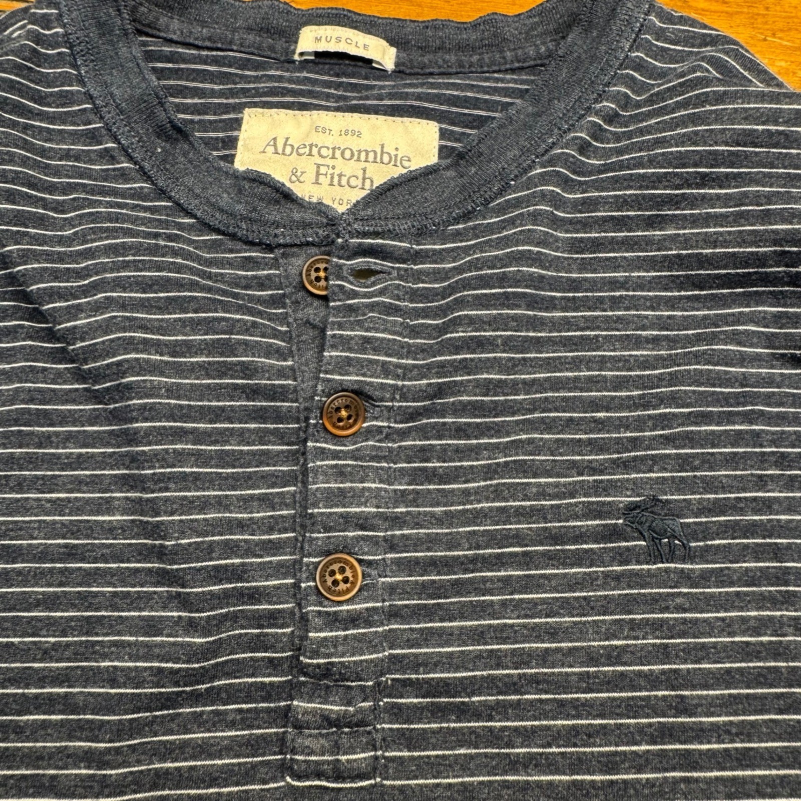 Abercrombie & Fitch Mens Striped Henley Long Sleeve Shirt Size L Muscle Fit gallery