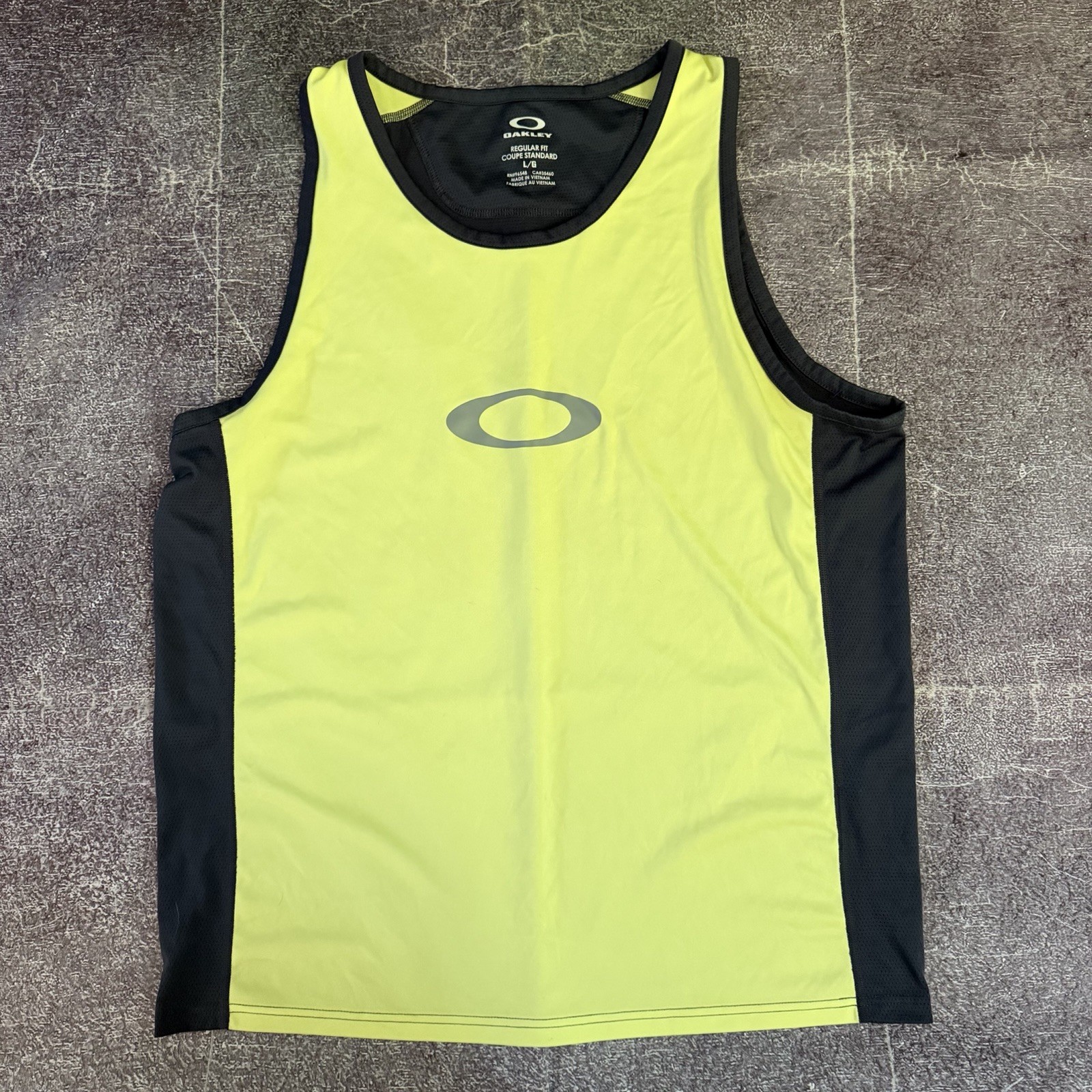 Men's Y2K Oakley Hydrolix Volt Yellow Gray Big Logo Tank Top Running Shirt Sz L gallery