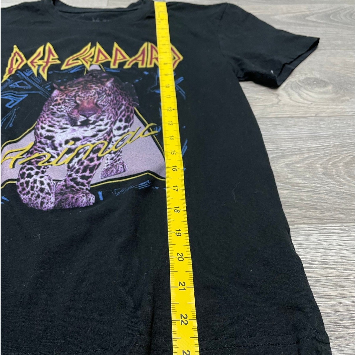 Def Leppard Animal T-Shirt Vintage Graphic Band Tee Black Short Sleeve Size S gallery