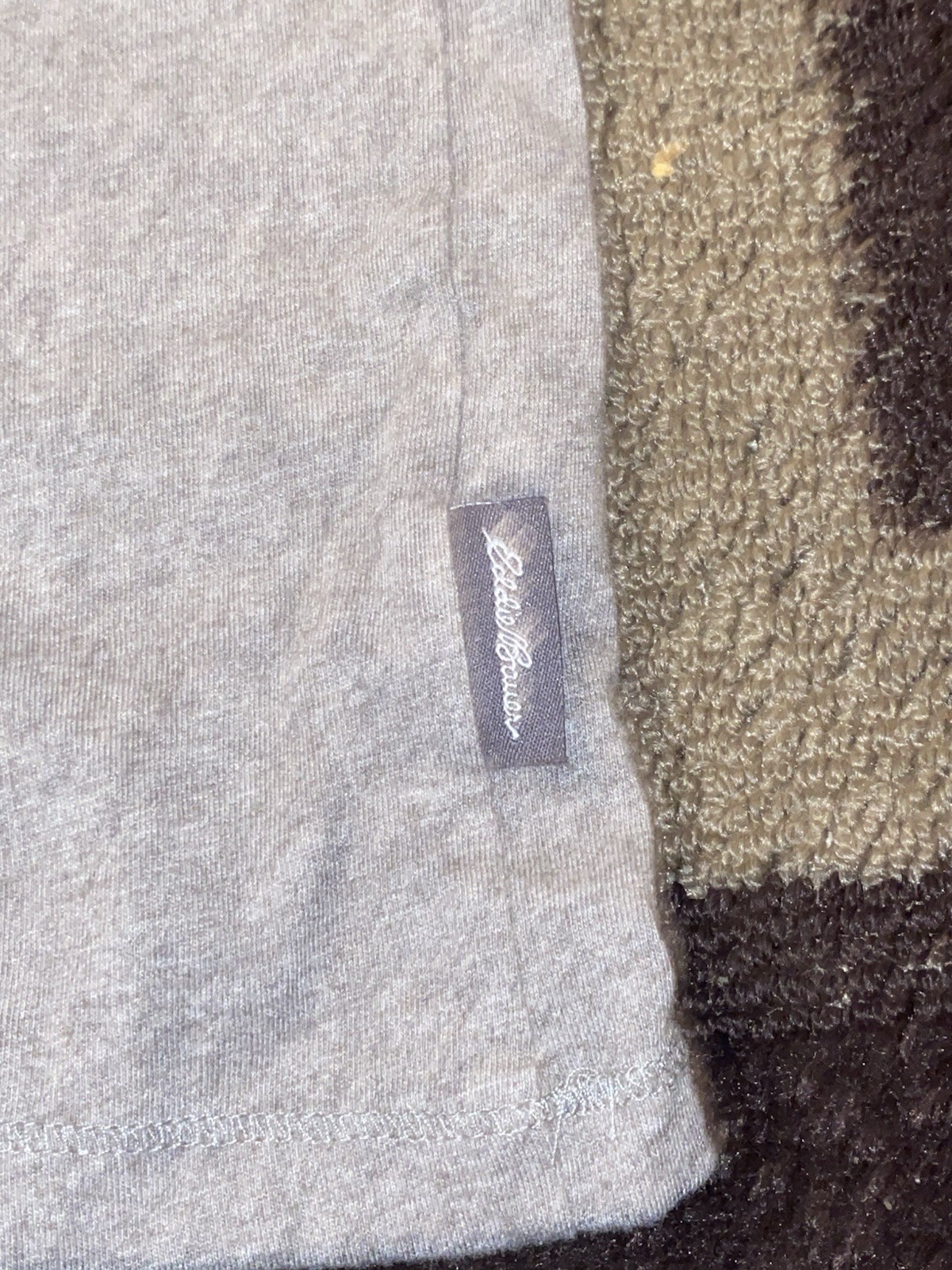 Eddie Bauer Men's Gray Solid Long Sleeve Henley Button T-Shirt Size L Regular gallery