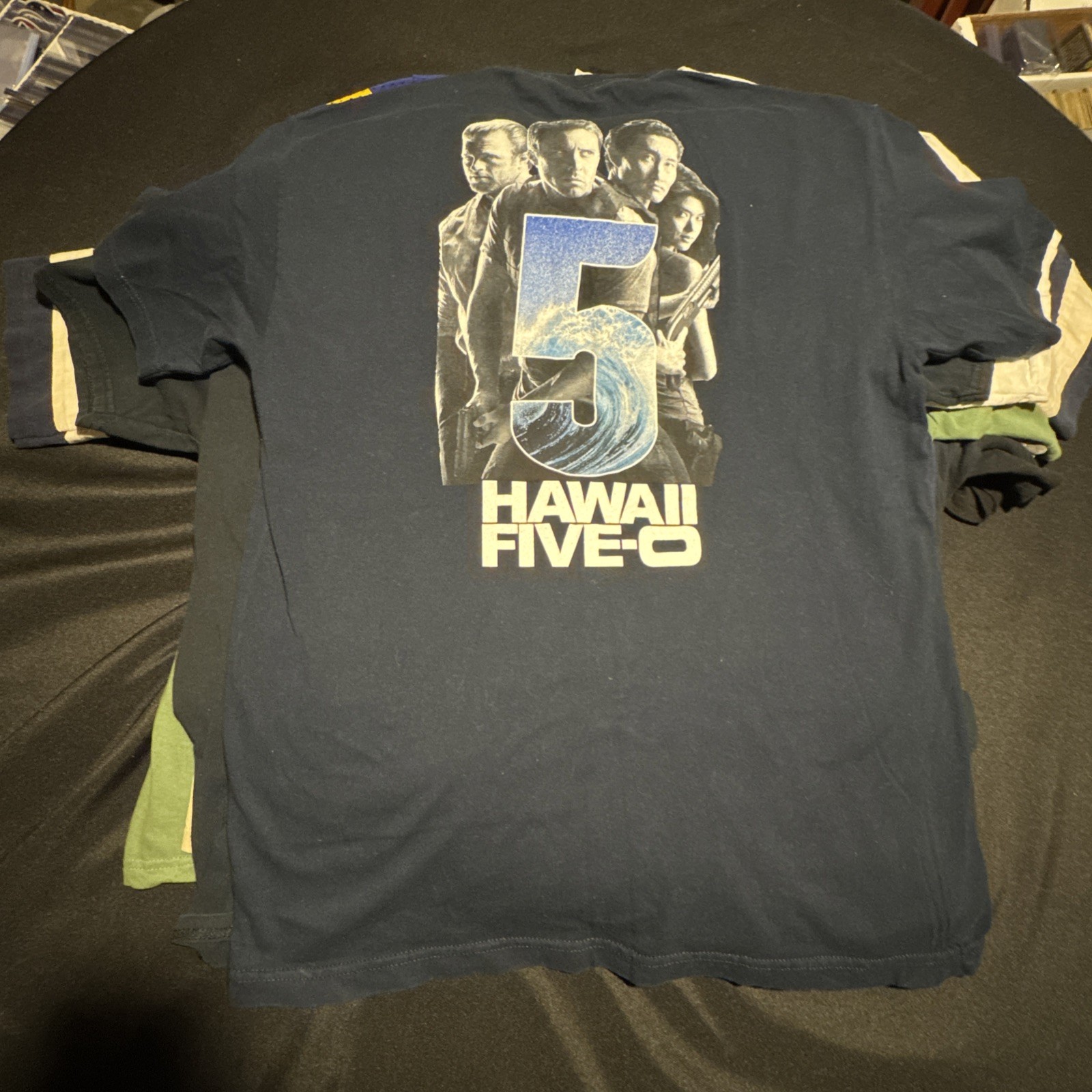 Hawaii Five O Men's Large T-Shirt Season 5 Television Show gallery