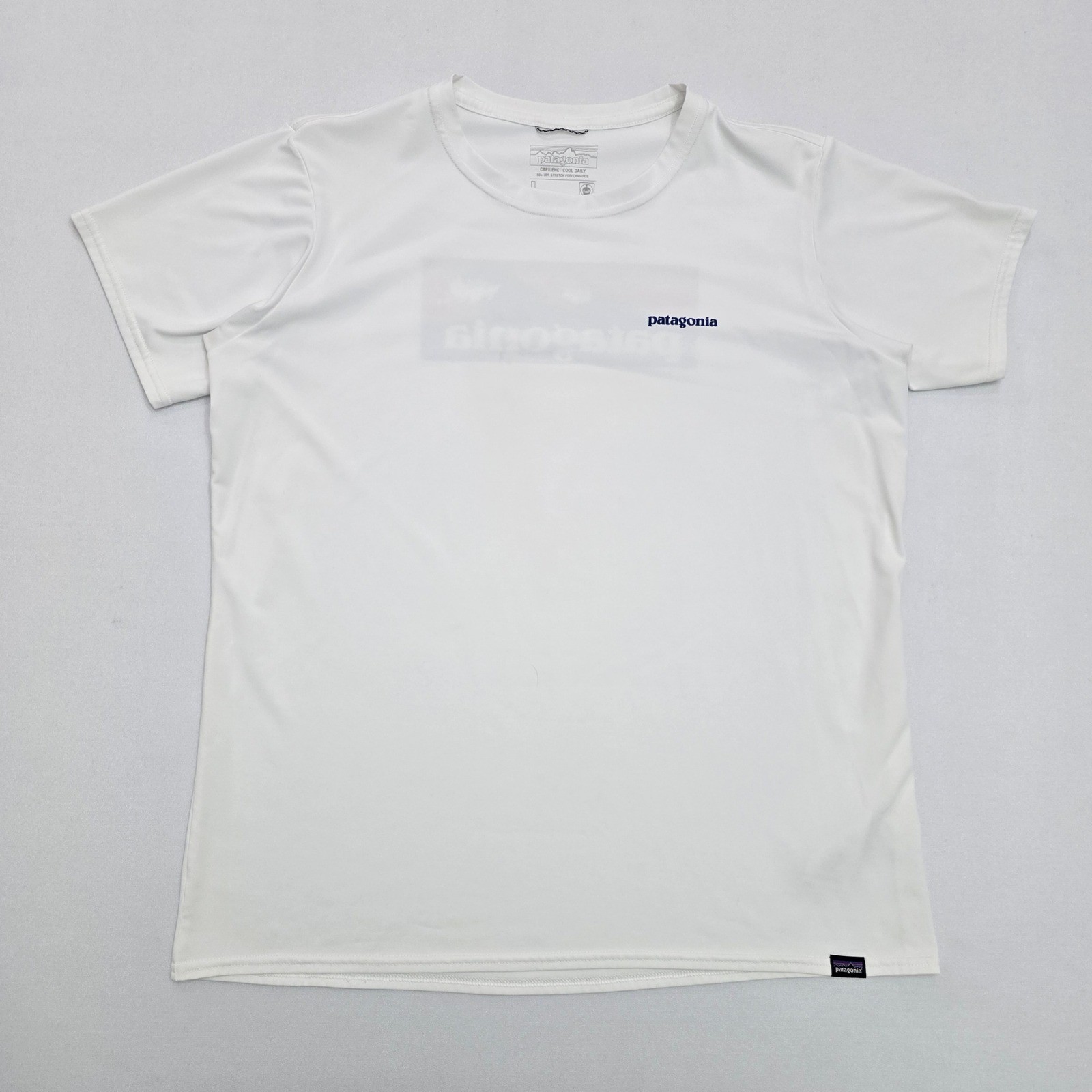 Patagonia Capilene Cool Daily Graphic Shirt Mens Medium White Wave UPF 50+ Tee gallery