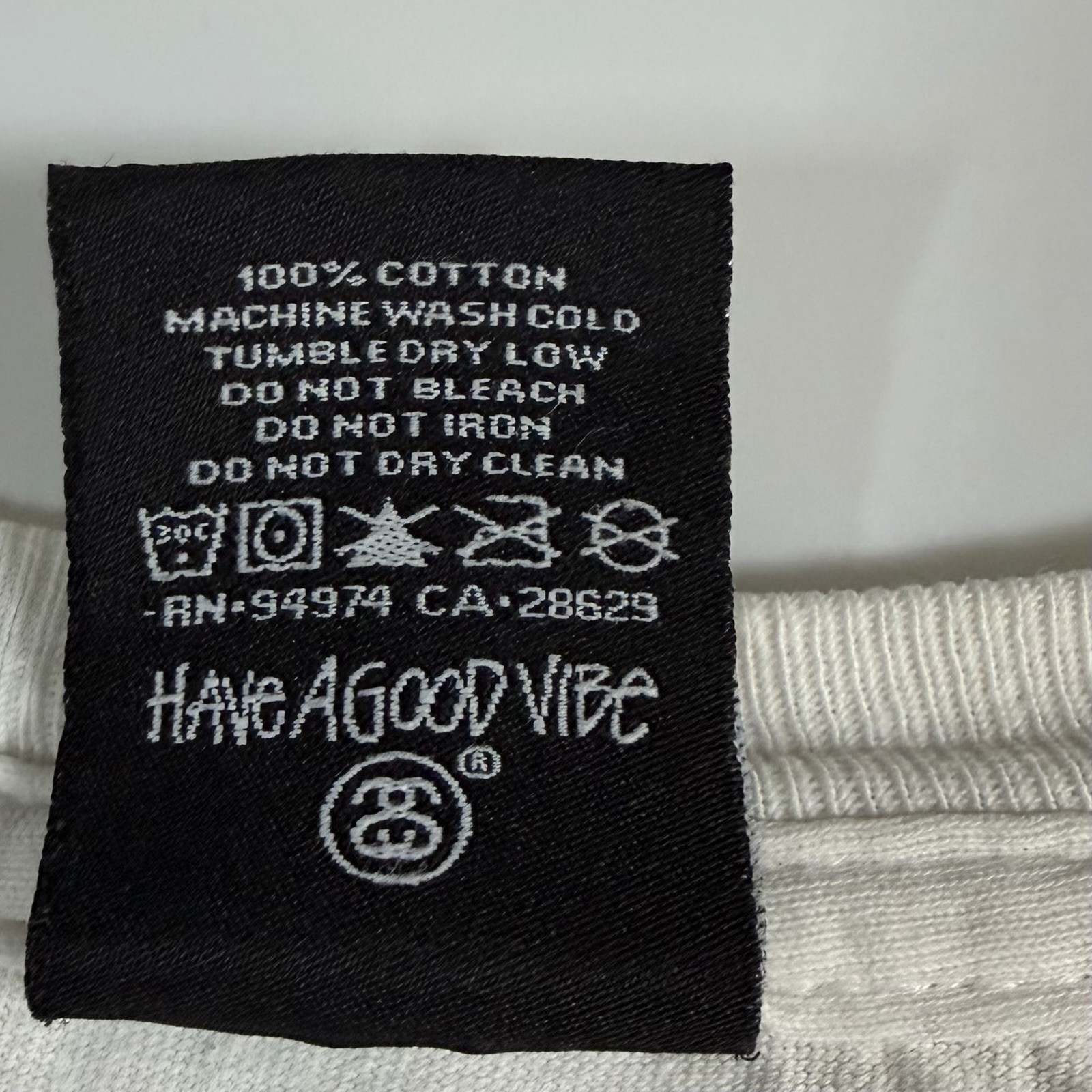 Stüssy Mens T-Shirt Logo Spellout Off White Black Size Large Graphic Logo Y2K gallery