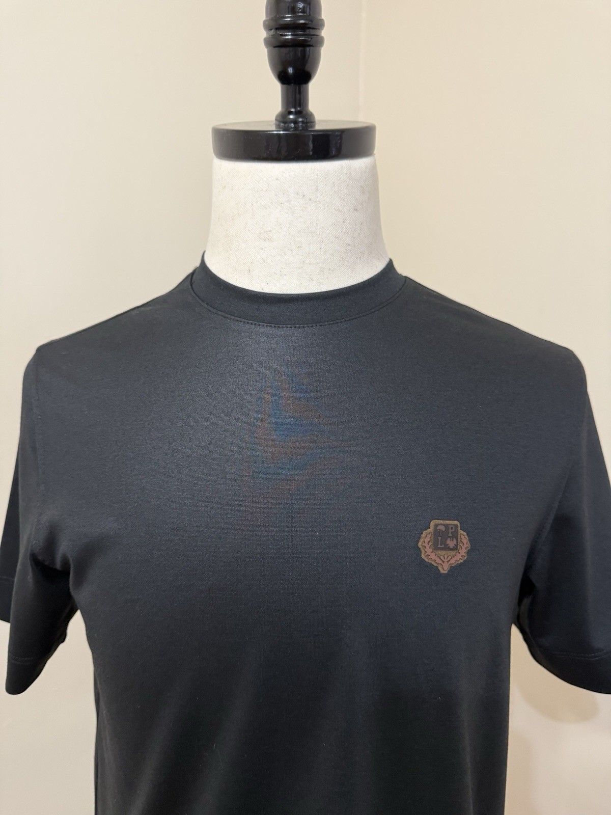 Men’s Black Solid Crew Neck Short Sleeve Cotton Knit Logo T-Shirt, Size S gallery