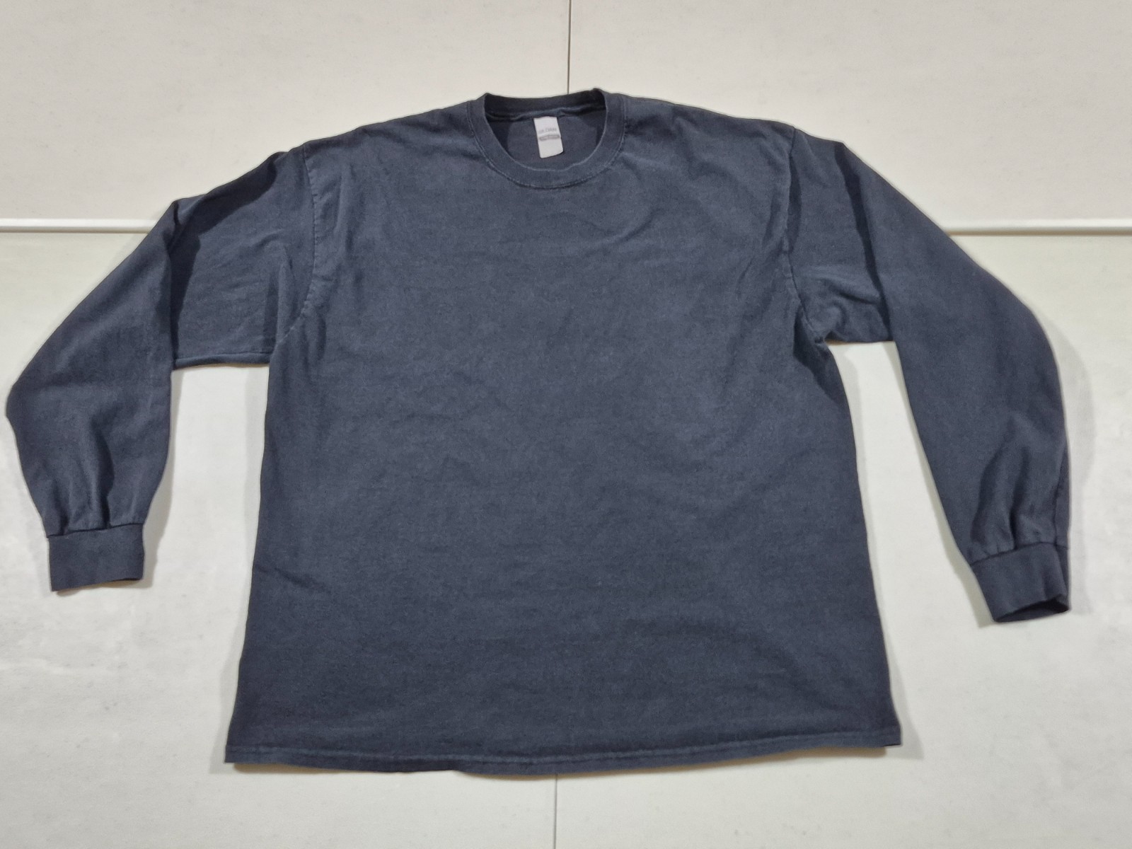 Gildan Mens XL Black Ultra Cotton Long Sleeve Shirt, see measurements gallery