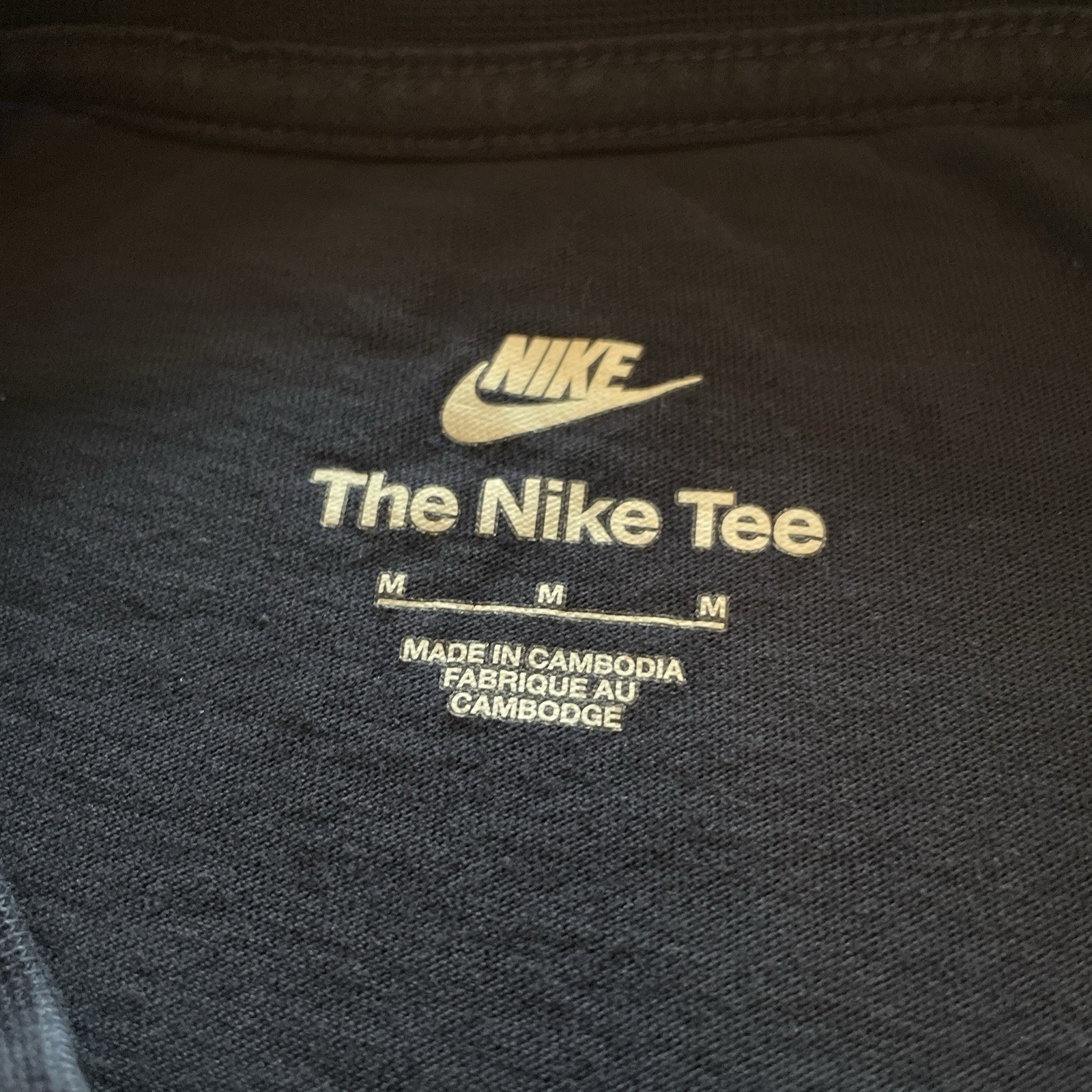 Nike Swoosh T-Shirt Men’s Medium Blue Red Logo Sportswear Athletic Streetwear gallery
