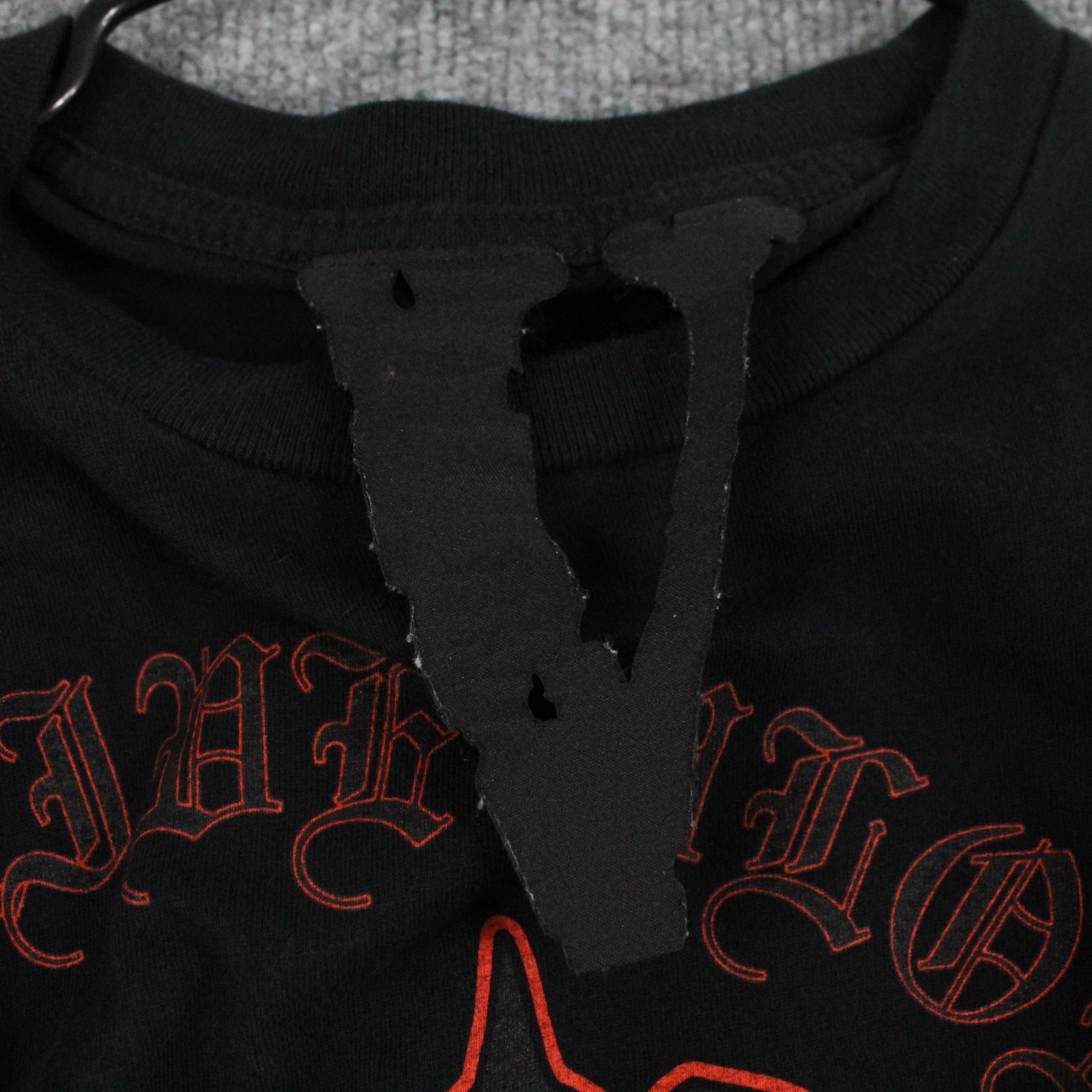 Vlone Shirt Mens Large Black Old English Script Tee Graphic Streetwear Punk gallery