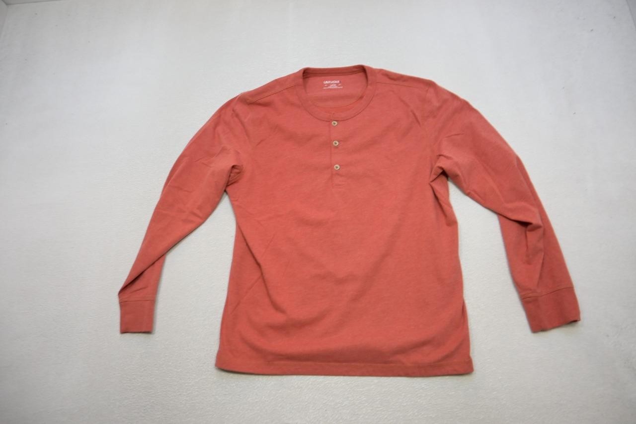UntuckIt Henley Tee Shirt Red Cotton Poly Blend Long Sleeve Mens Size Large gallery
