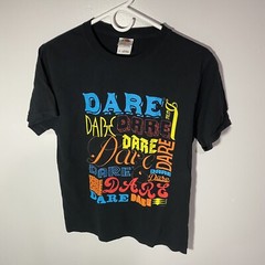 Dare D.A.R.E To Resist Black Blue Yellow Orange Multi Color T-Shirt Mens Small