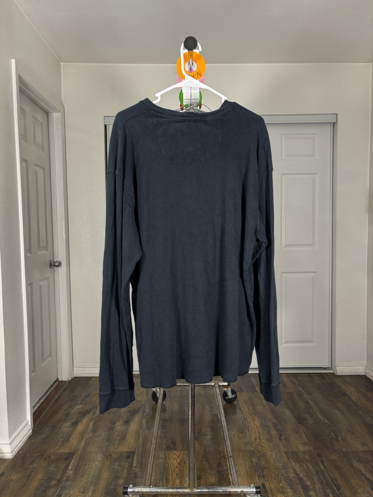 Levi's Men's Black Solid Henley Long Sleeve Cotton Knit Button T-Shirt XXL gallery