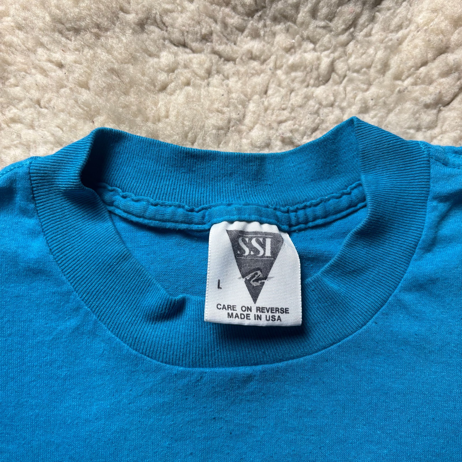 1991 The Fisherman Lake Cartoon Men's Blue T-Shirt Size L John Holladay 90s Vtg gallery