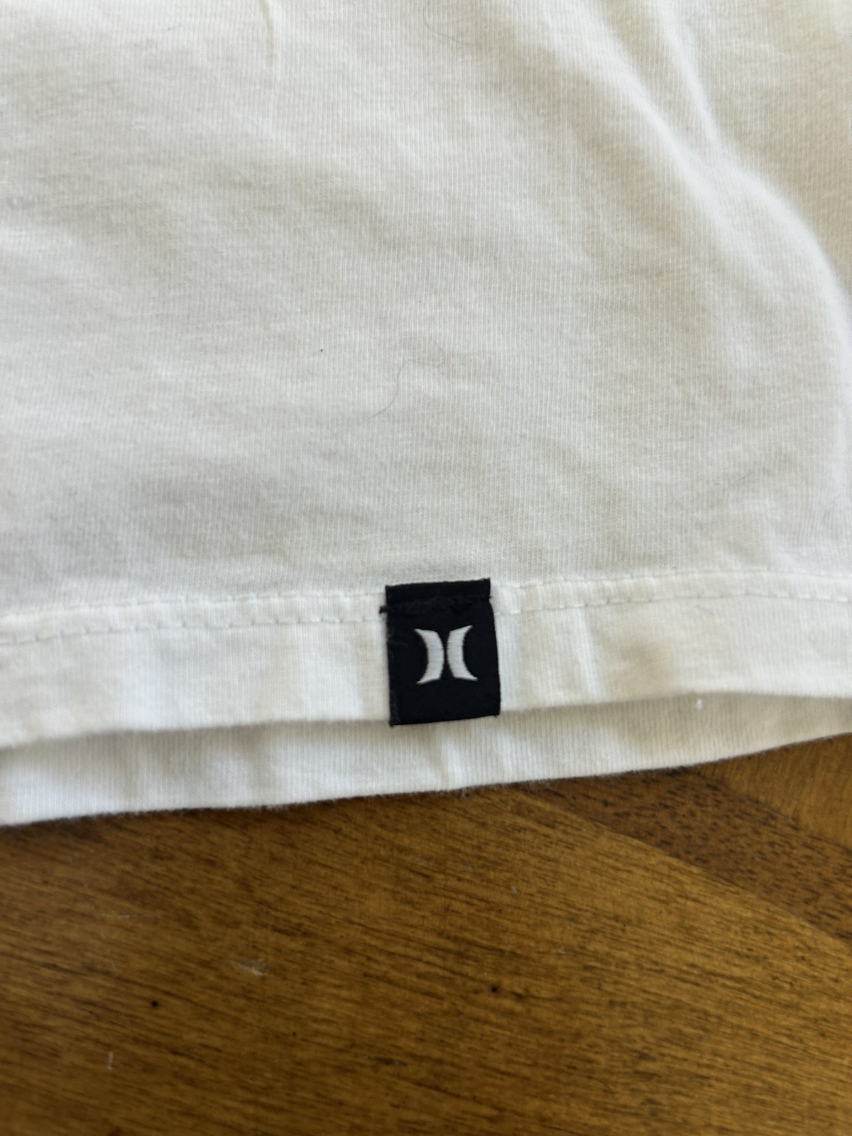 Hurley Men's M Regular White Crew Neck Short Sleeve Logo Graphic T-Shirt (a) gallery