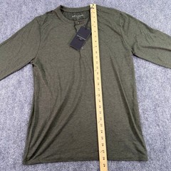 7 Diamonds Henley Mens Small Olive Core Long Sleeve Performance Stretch Snap NWT