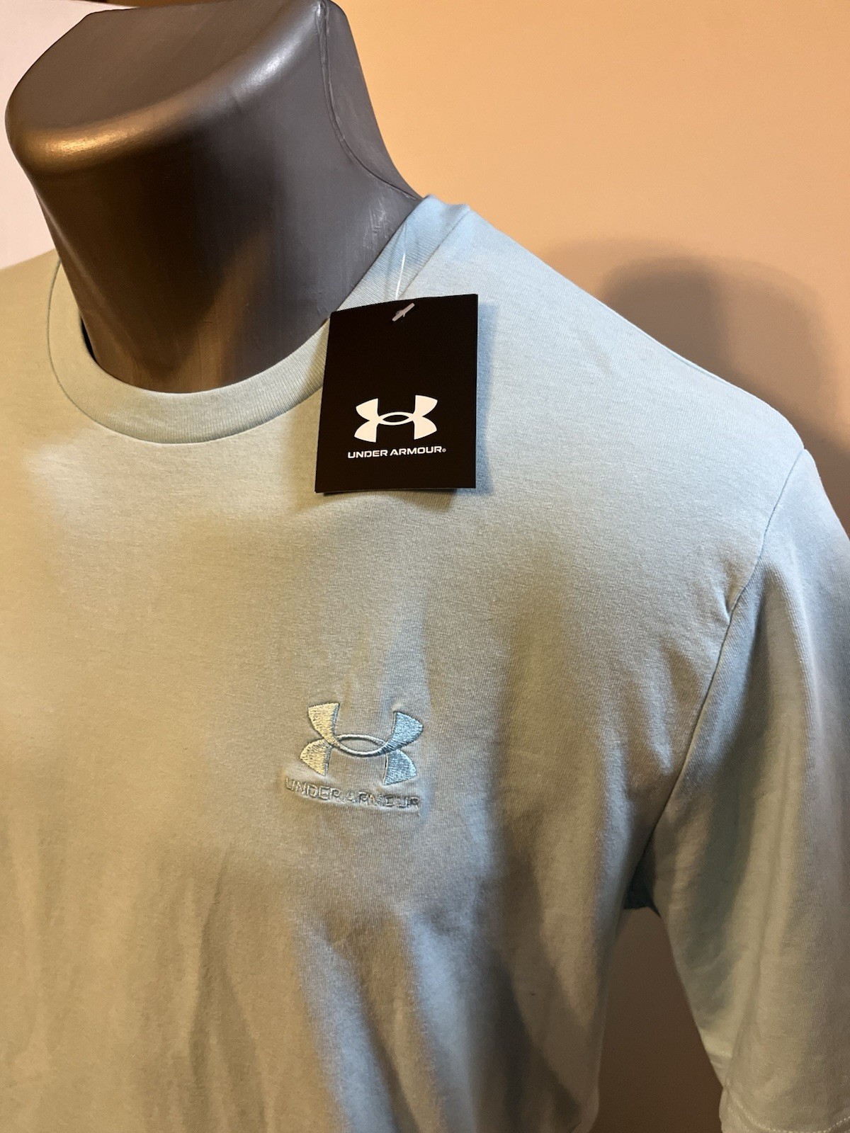 Under Armour Men’s T-Shirt Medium - Light Blue Polyester Cotton Spandex - NWT gallery