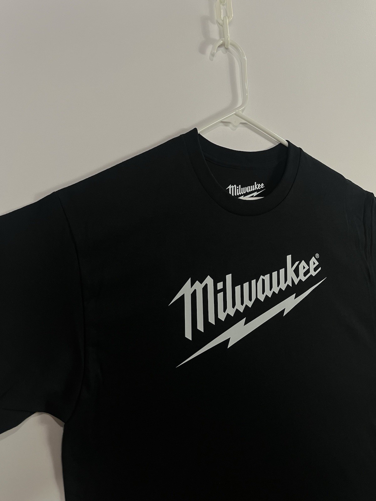 Milwaukee Black T-Shirt (New Condition) M18 Battery Heavy Duty Power Tools Tee gallery
