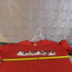 Snoopy & The Peanuts Gang Tshirt Size XL Red Winter Snowman Scene