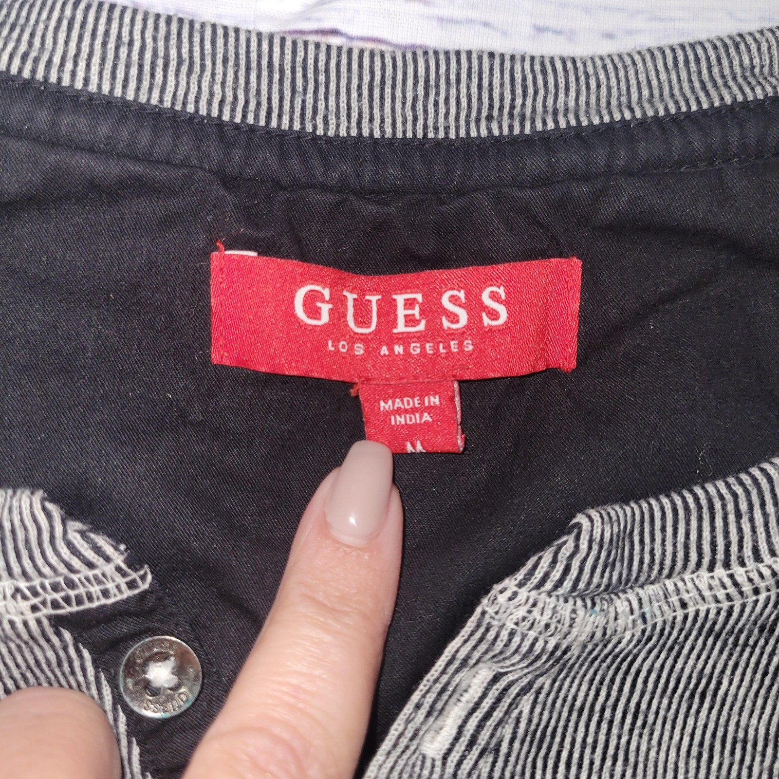 Guess Henley Shirt Mens Medium Gray Black Thermal Waffle Knit Long Sleeve FLAW gallery