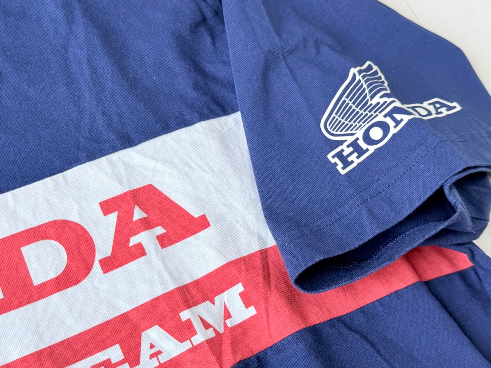Honda x Gu T-Shirt Size XL Blue EUC Japan gallery