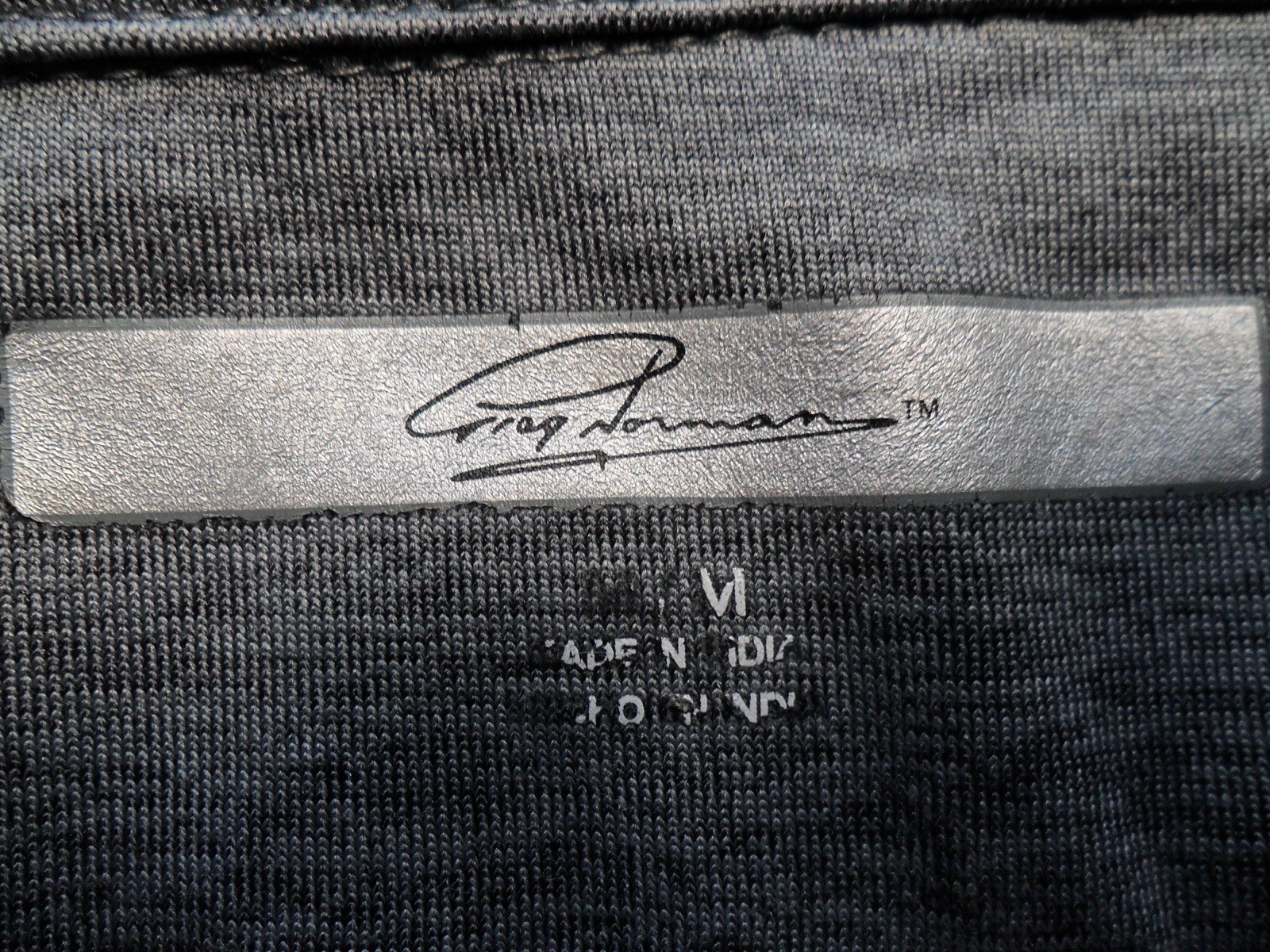 Medium Greg Norman Gray Pullover 95% Poly 5% Spandex Shirt gallery