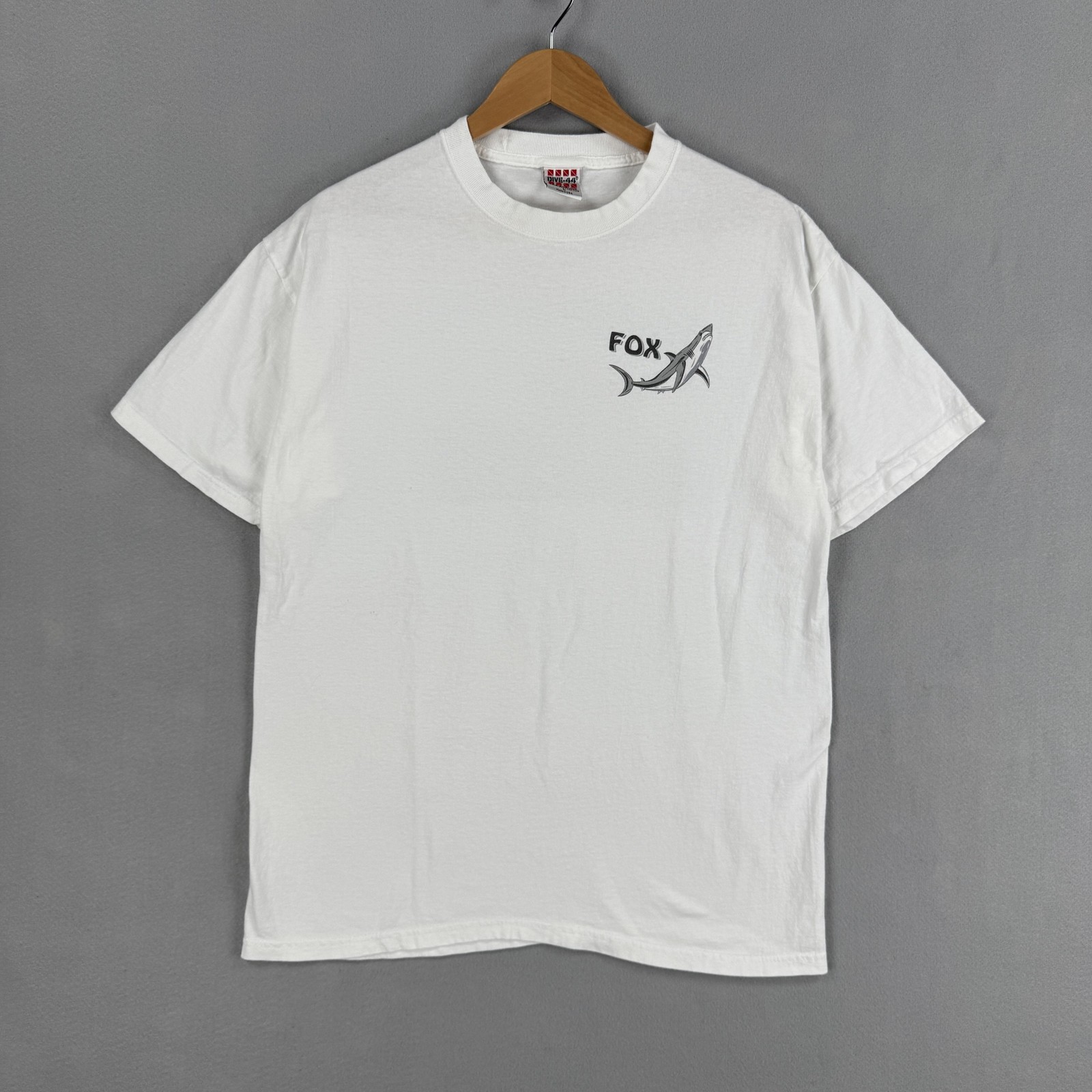 DIVE-44 Shirt Mens Large White Shark Ocean Graphic Rodney Fox Tee Made USA