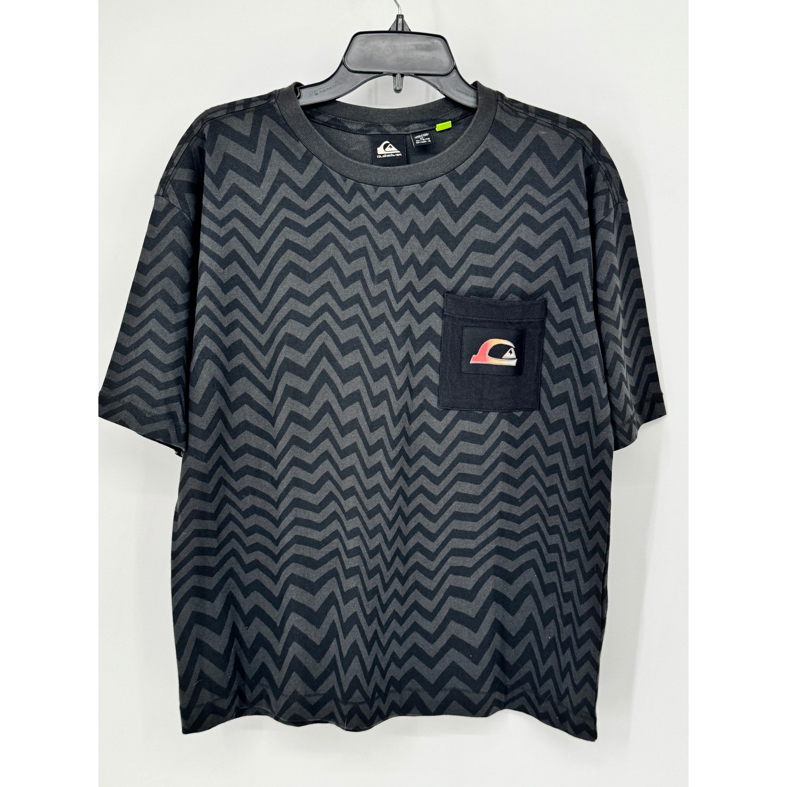 Quiksilver T-Shirt Mens XL Black Good Chevron Zigzag Pocket Logo Tee 2735 gallery