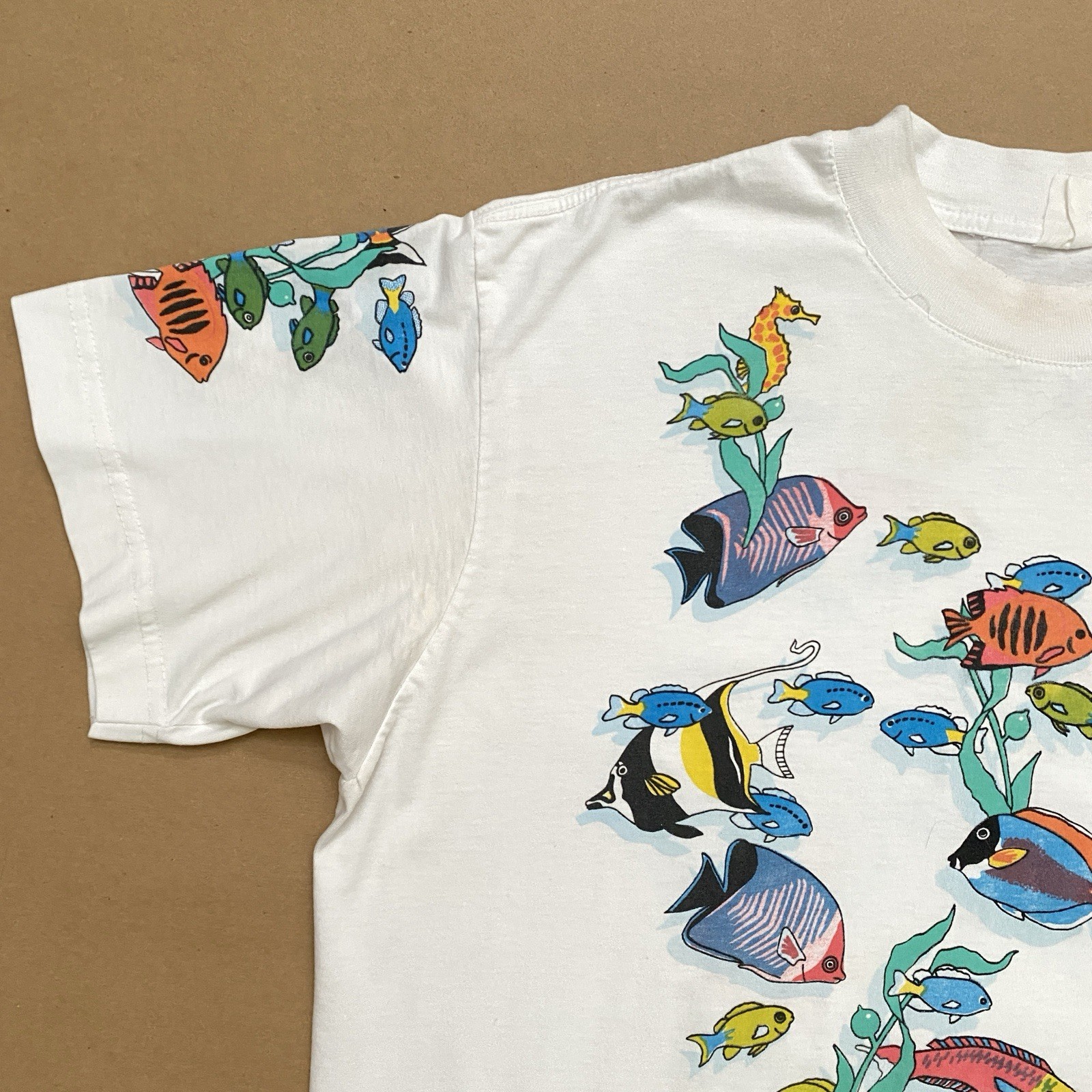 Vintage 90s All Over Fish Print Tropical Cozumel Mexico T-Shirt Distressed gallery