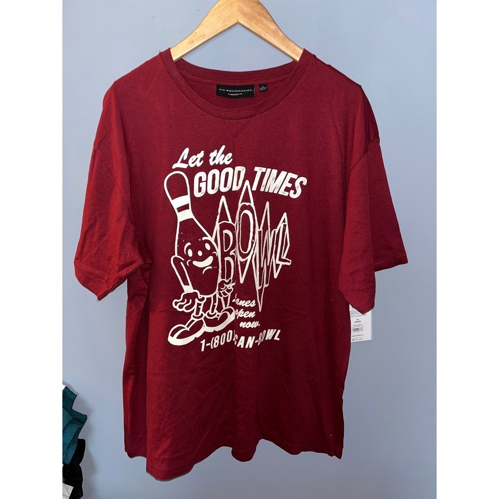 No Boundaries Oversized Fit Burgundy Bowling Graphic T Shirt Men’s M