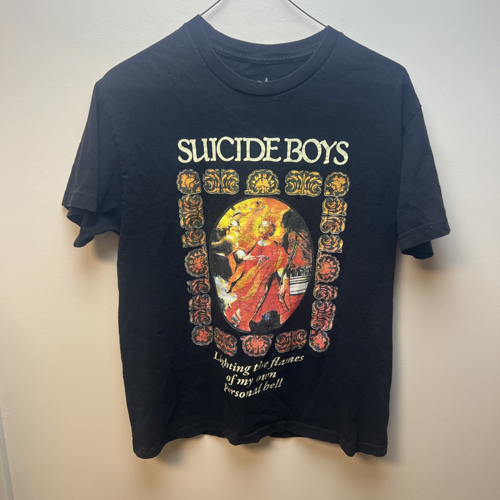 G59 Suicide Boys Lighting the Flames Black SS Grahic Shirt Distressed Men’s L