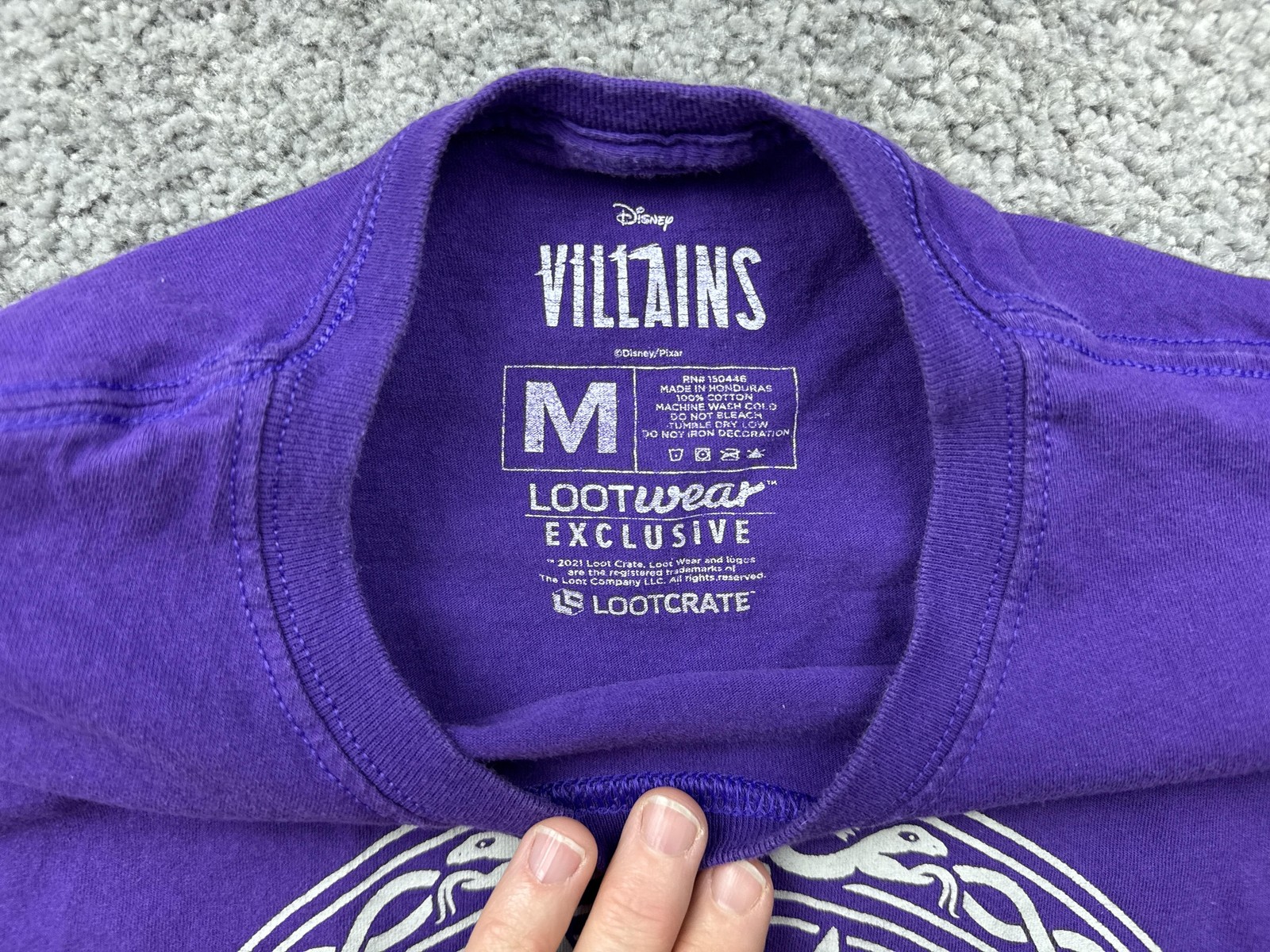 Disney Villains Shirt Mens M Purple Evil Queen Lootwear Exclusive Tagless gallery