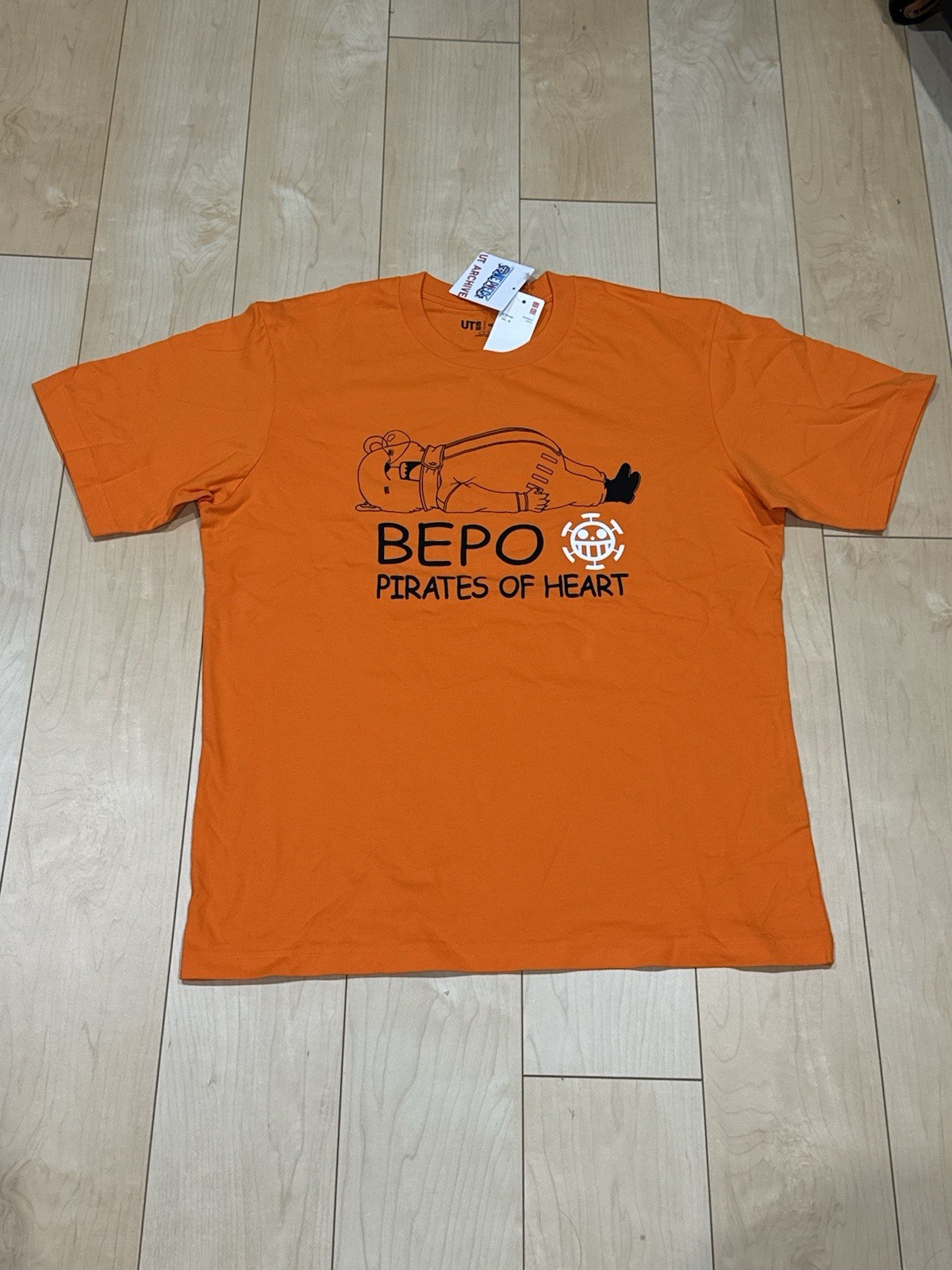 ONE PIECE Uniqlo T Shirt USA L Large BEPO PIRATES HEART Japanese XL Anime Manga gallery