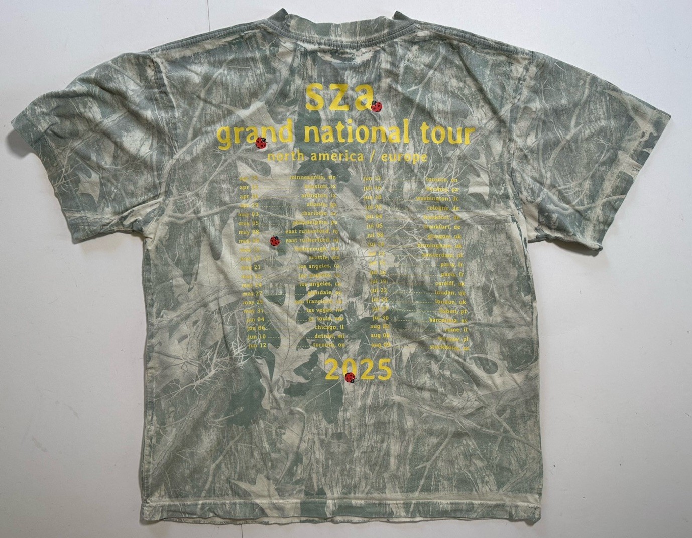 SZA Grand National Tour 2025 Official Merchandise Camo Ladybug Shirt Size M gallery