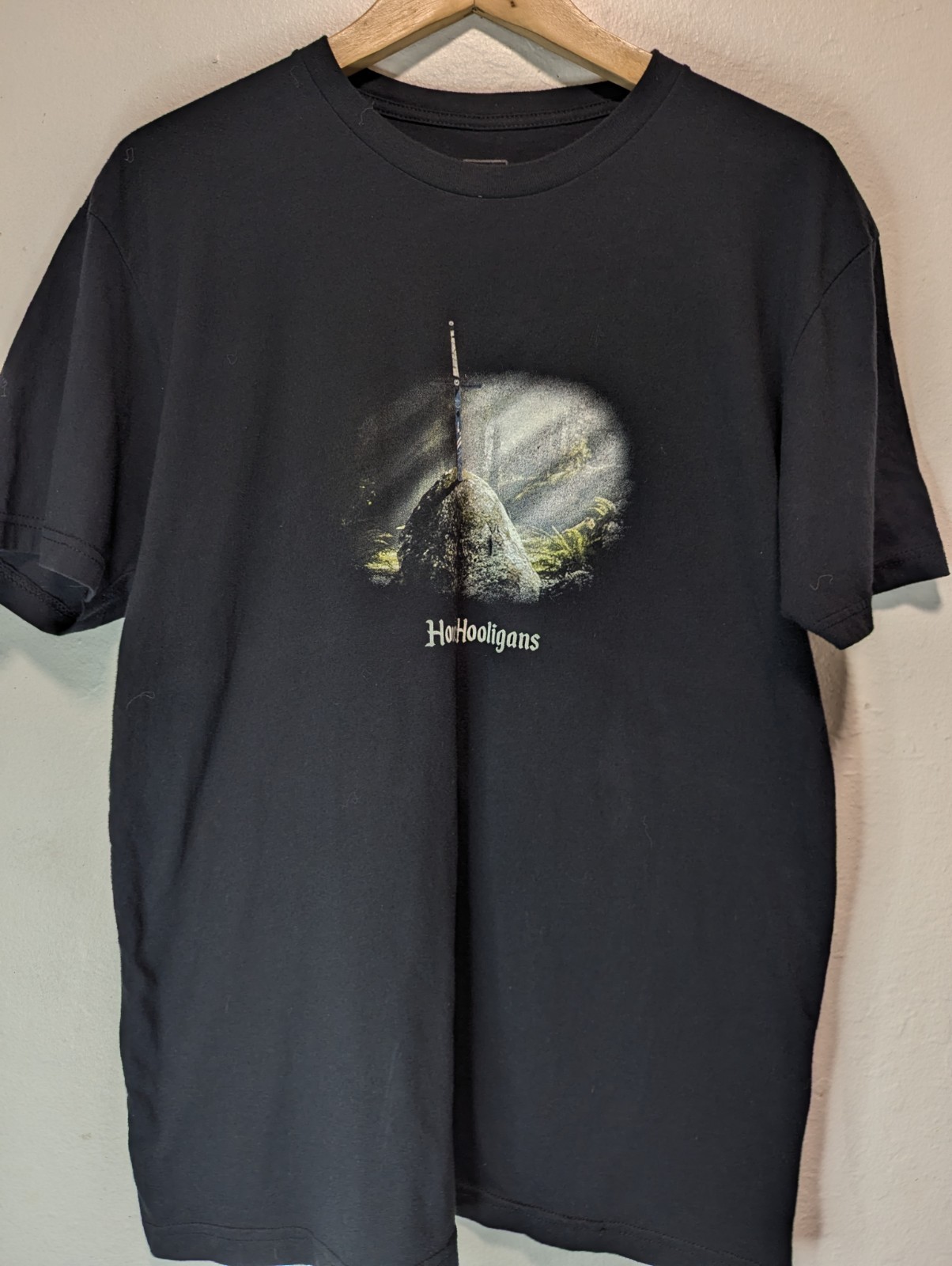 Hooligan Graphic Print T-Shirt | Black Crew Neck Cotton Blend | Men’s Size L