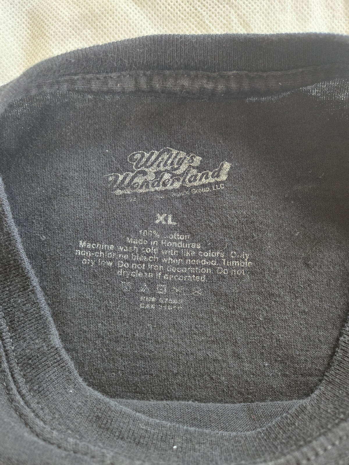 Spencer's Willy's Wonderland T-Shirt Size XL Pet And Smoke Free Home gallery
