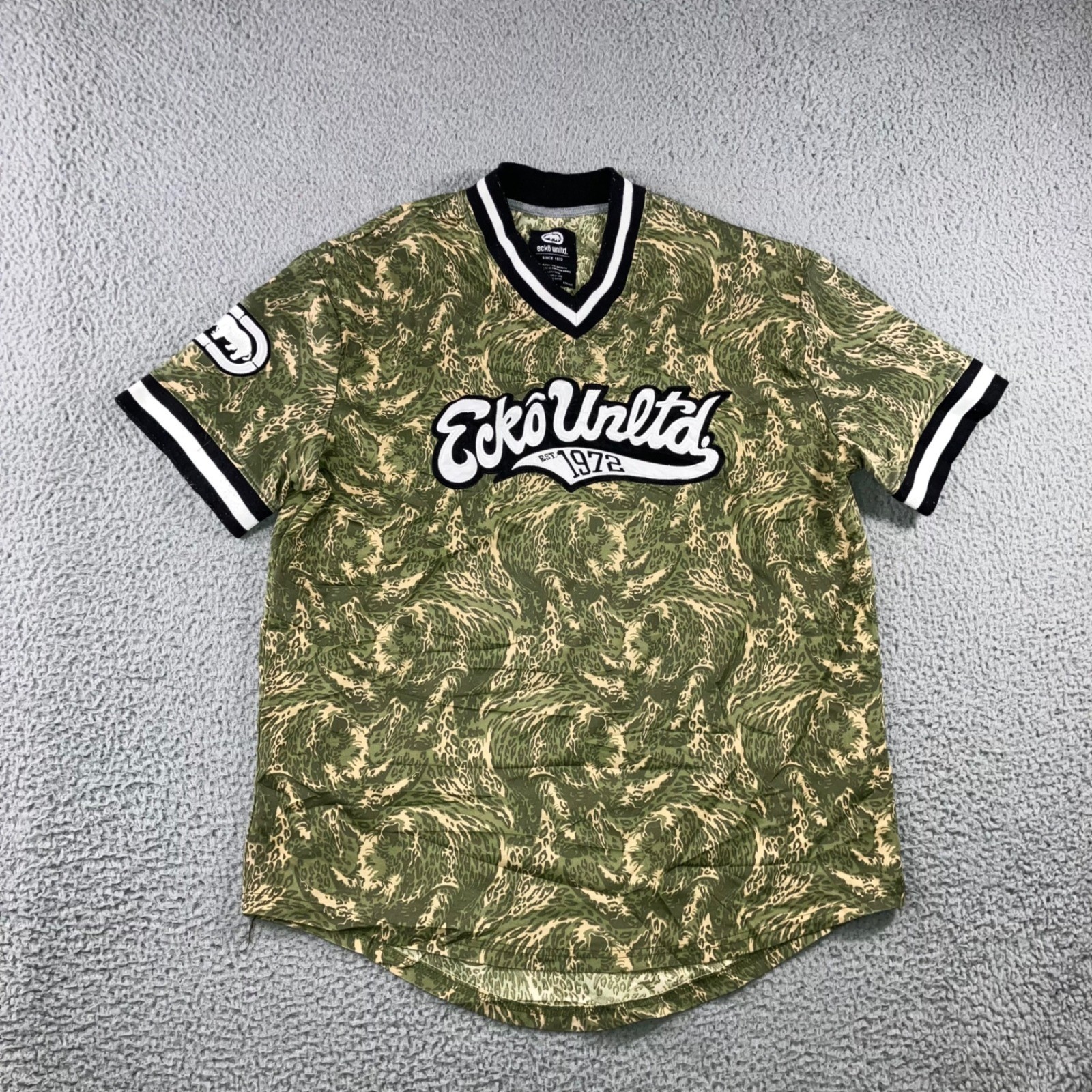 Ecko Unltd Jersey Shirt Men XL Green Camo Tiger Stripe V-Neck Y2K Gorpcore Vtg