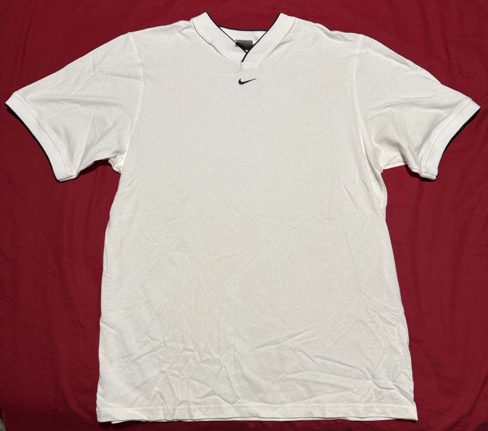 Nike Center Swoosh T-shirt Men’s Large White V-Neck Ribbed Collar Middle Swoosh gallery