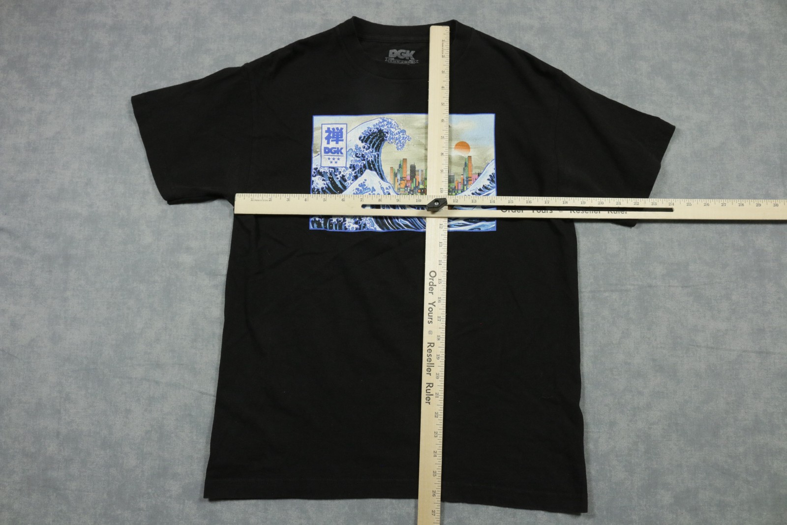DGK Shirt Mens Medium Black Great Wave Chicago Graphic Tee Urban Skate T-Shirt gallery