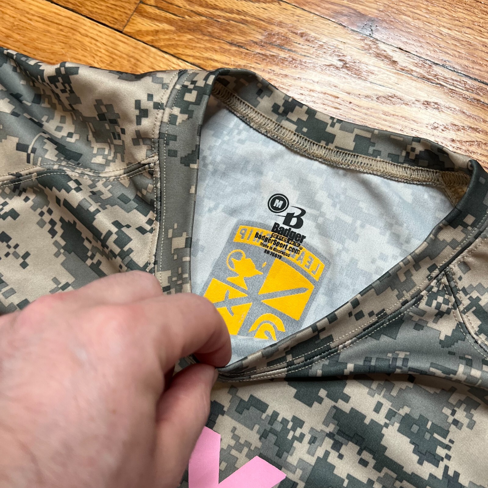 Georgetown University Army ROTC T Shirt Size M "Hoya" Breast Cancer Awareness gallery