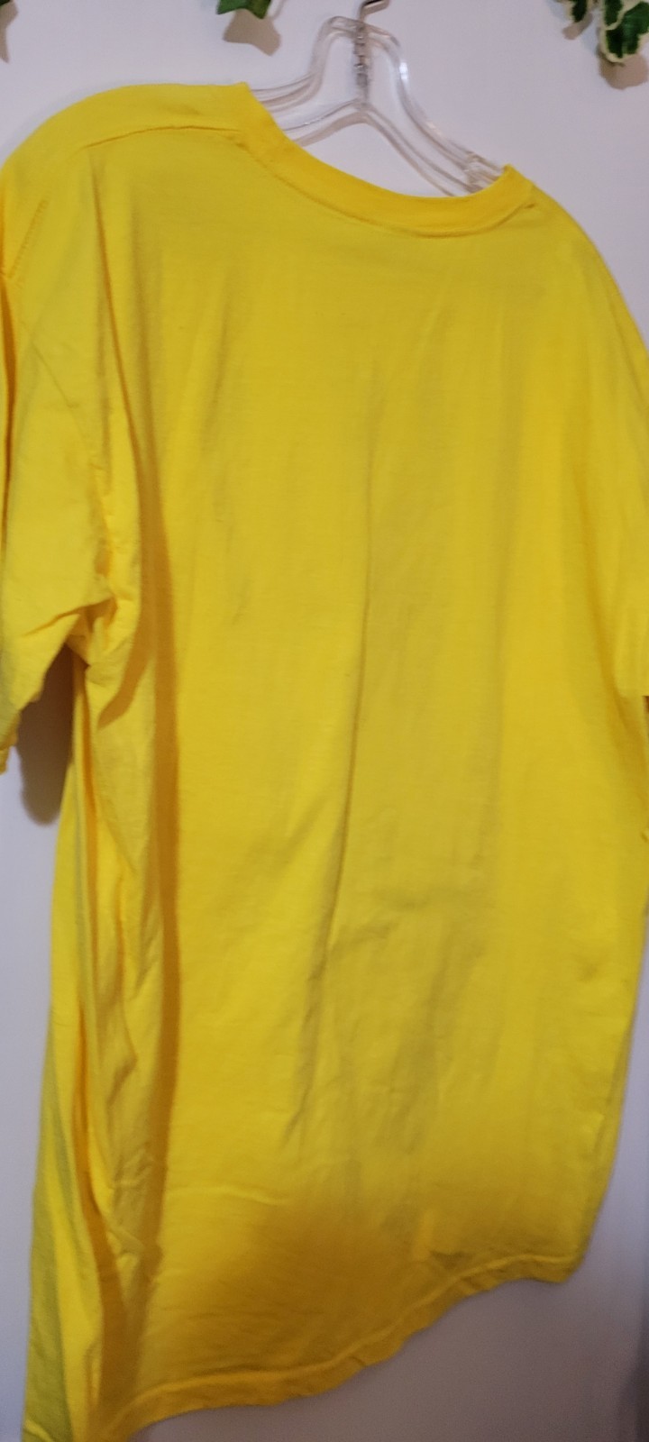 VTG 2014 Rio 2 Mens XL Yellow Birds Fox Disney Pixar Cartoon Movie Promo T-Shirt gallery